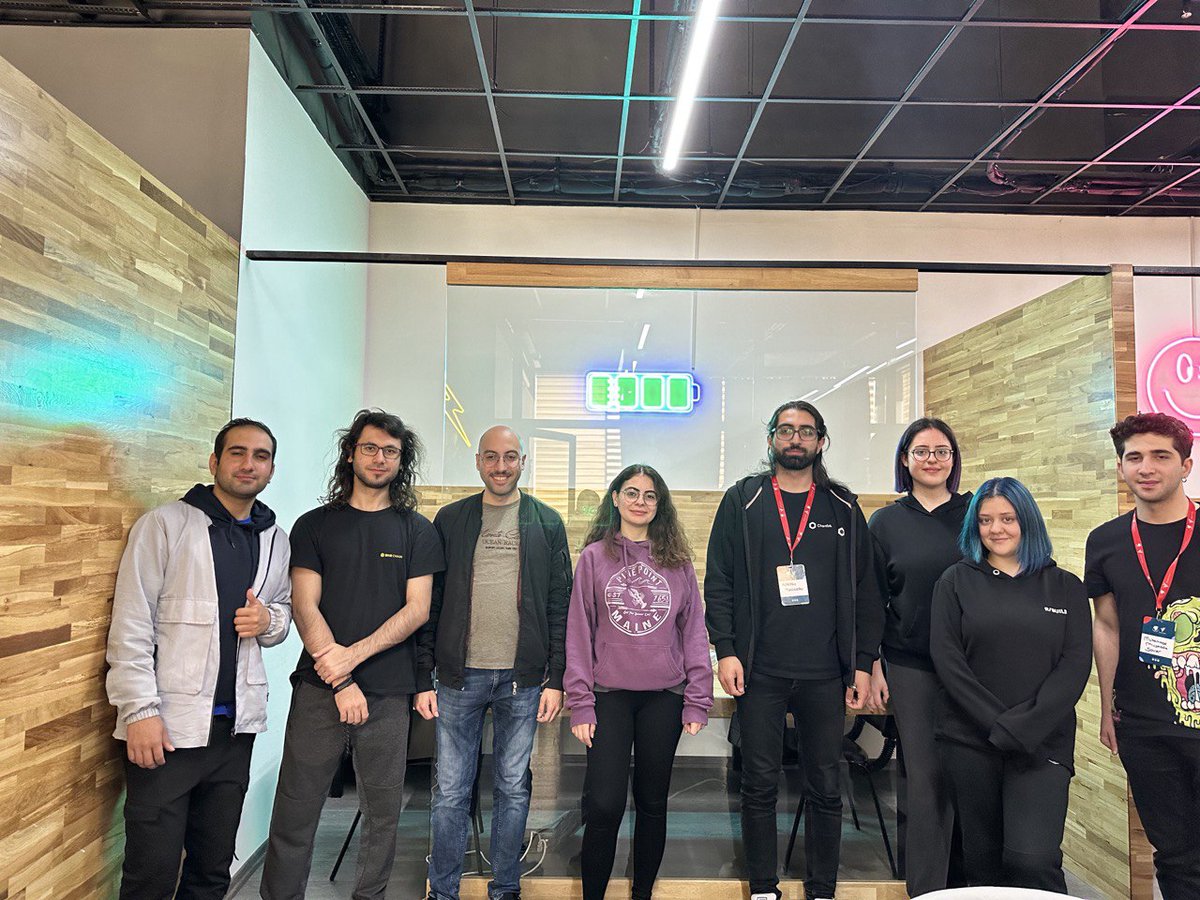 We would like to thanks to our host @ChainlinkTurkey and @MamakFuzyon who hosted the event, and our teacher @elifhilalumucu for providing us with this experience. Also, we would like to thanks our mentors @egeaybars1 @EyyubEnsar98 @BlockofChain 🧡