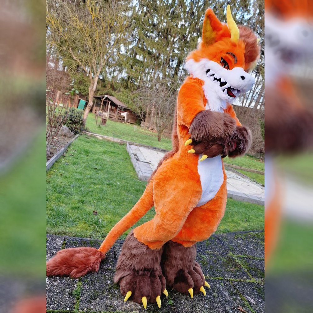 FurNEkkoCr's tweet photo. Oh boi what a cutie lil dragon! 🐉
Big thanks to reddo with his fresh new suit x3
#fullsuit #dragon #fursuit #furnekko #dragonfursuit #digigrade #digigradefullsuit #furryfandom #furry #fursuitmaker https://t.co/qbabQNSphS