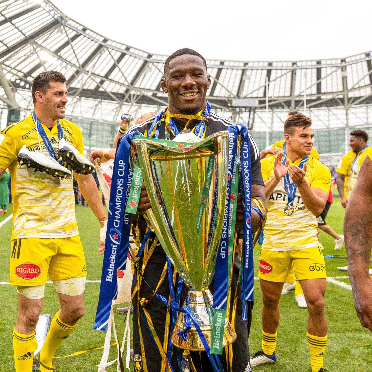 Inoubliable ⭐️

Merci à tous pour ces précieux moments ⚫️🟡

#GodIsAlwaysGood 🕊️

<a href="/staderochelais/">Stade Rochelais</a> 
<a href="/ChampionsCup/">Investec Champions Cup</a> 
<a href="/ChampionsCup_FR/">Investec Champions Cup France</a>