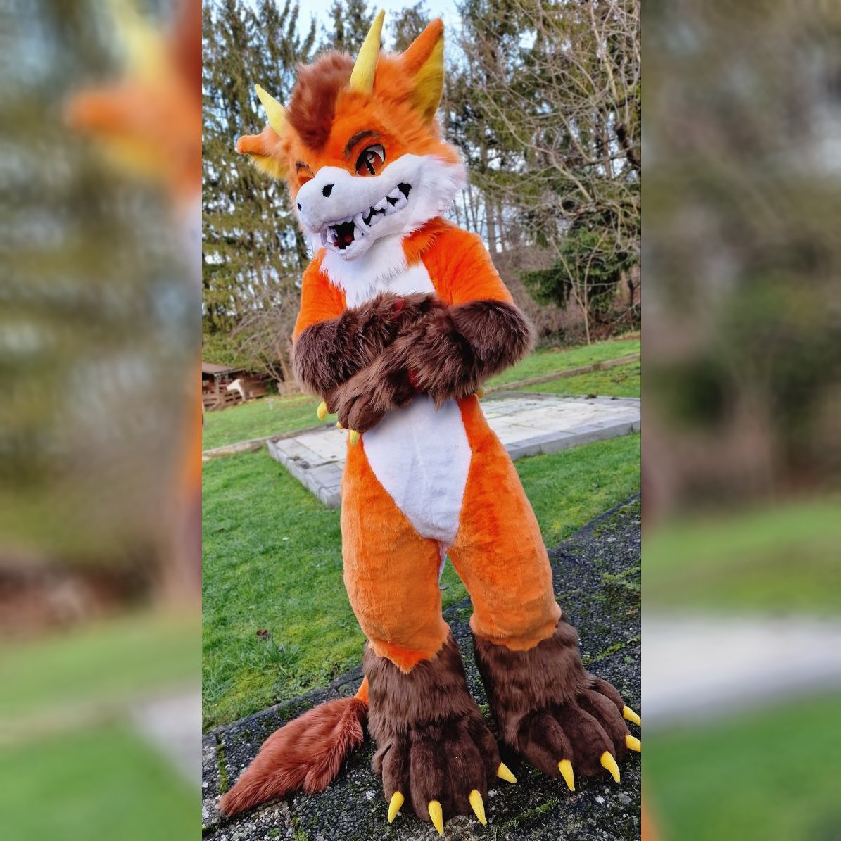 FurNEkkoCr's tweet photo. Oh boi what a cutie lil dragon! 🐉
Big thanks to reddo with his fresh new suit x3
#fullsuit #dragon #fursuit #furnekko #dragonfursuit #digigrade #digigradefullsuit #furryfandom #furry #fursuitmaker https://t.co/qbabQNSphS