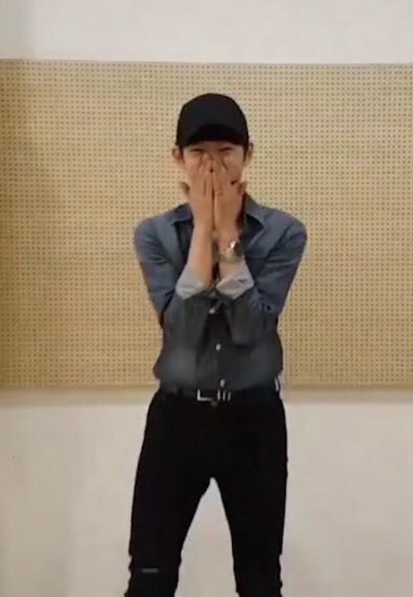dongjusmoon's tweet photo. man doubled in size https://t.co/W2BoY58qjw