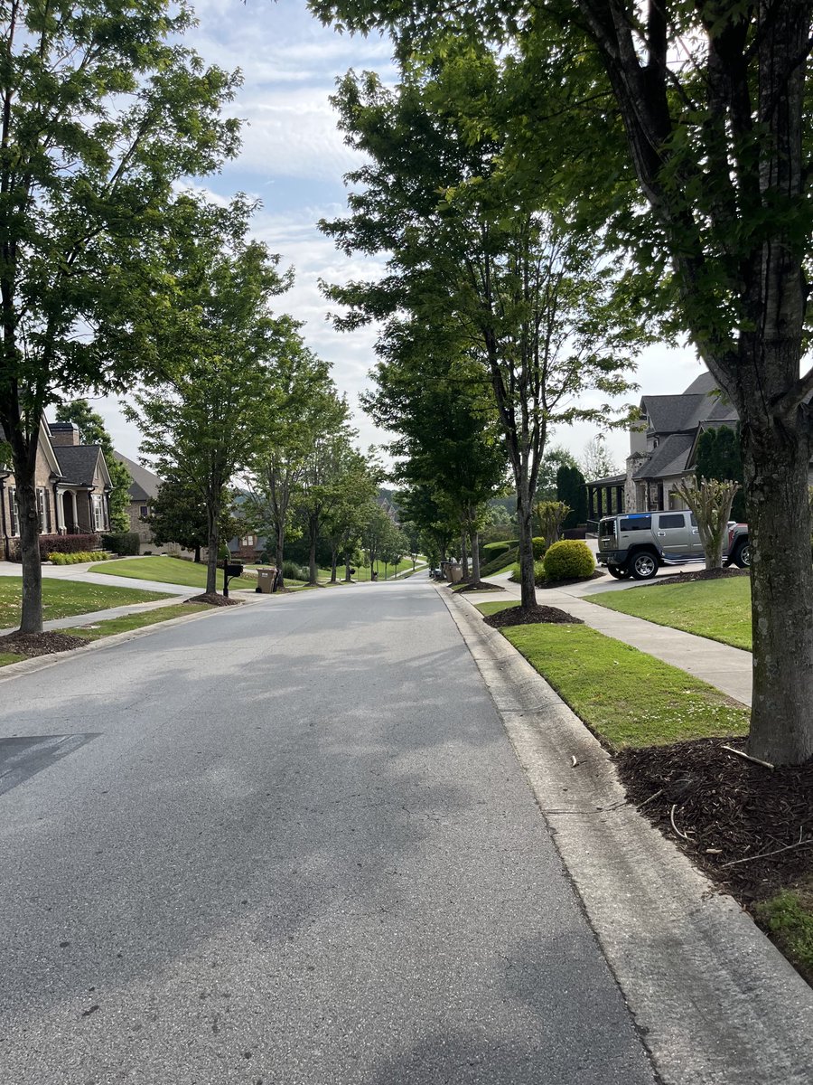 1guywithms's tweet photo. One of the many hills in my neighborhood. Hopefully all this will pay off in a few weeks! Good grief!
#1guywithms https://t.co/WPVsePCWe2