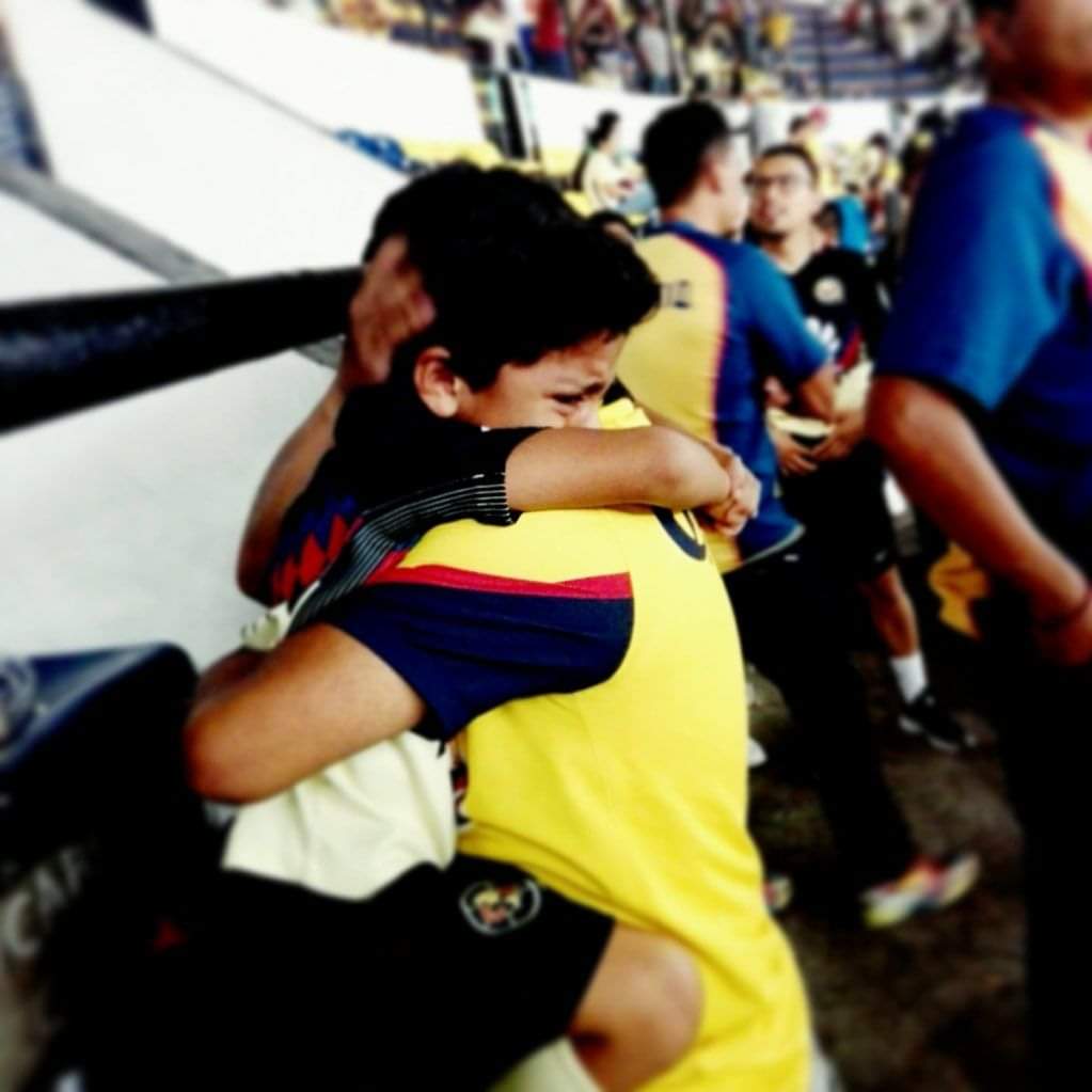 CFACentroUnion's tweet photo. LO QUE MÁS ME DUELE EN EL ALMA , FUE VER A MI HIJO APAGAR LA TV Y VERLO IRSE A DORMIR AL BORDE DE LAS LÁGRIMAS. PERO ES ALGO QUE NI LOS DIRIGENTES NI LOS JUGADORES VAN A ENTENDER NUNCA. PERO ME ALEGRO QUE UN NIÑO DE 16 AÑOS SEPA LO QUE ES EL AMERICANISMO, USTEDES NUNCA LO SABRÁN. https://t.co/o84eMMe491