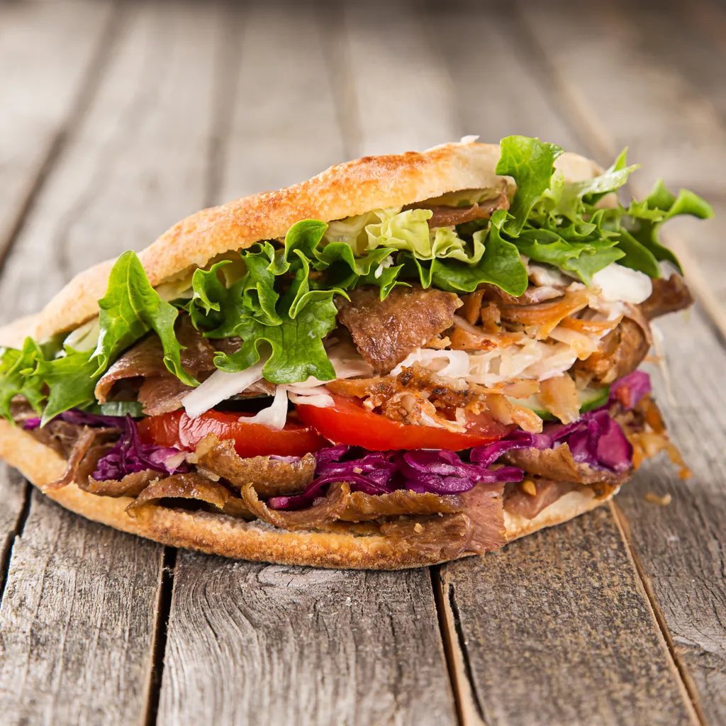 balax224's tweet photo. Tweet risqué mais réel :
Le tacos ATOMISE le kebab dans tous les domaines. Mais vous n'êtes pas encore prêts pour ce débat https://t.co/jpIBTEwUqh
