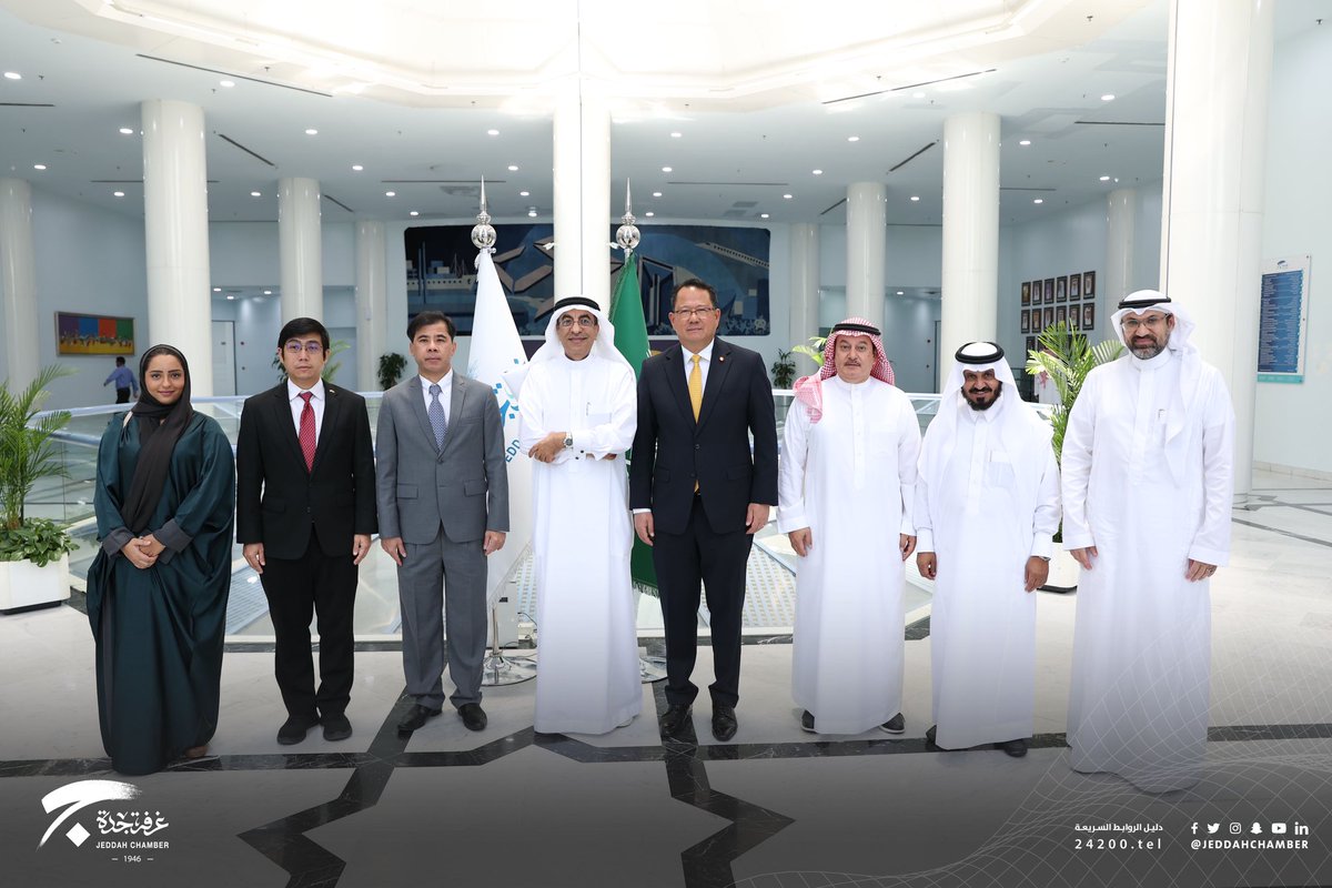 JeddahChamber's tweet photo. زار #غرفة_جدة سفير تايلند لدى المملكة السيد/ دام بونتام وكان في إستقباله نائب رئيس مجلس الادارة م.رائد المديهيم وعدد من أعضاء مجلس الادارة والامين العام أ.رامز آل غالب ، جرى خلال اللقاء بحث سبل التعاون والتبادل التجاري بين البلدين https://t.co/EVFnYr0IMn