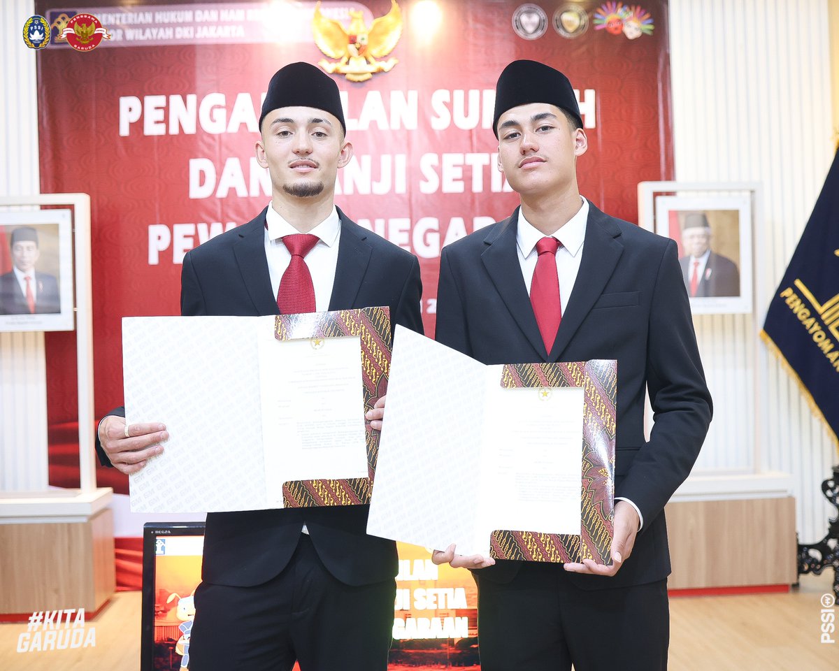 Congratulations Ivar Jenner (19/CMF) & Rafael Struick (20/FW) for getting Indonesian passports..🇮🇩

We didn't expect that first met Ivar when he was 16 year-old, while Rafael was probably most fortunate with the short amount of time he could prove...🕵

Proud! 👏🏻

#FT #FTScouting