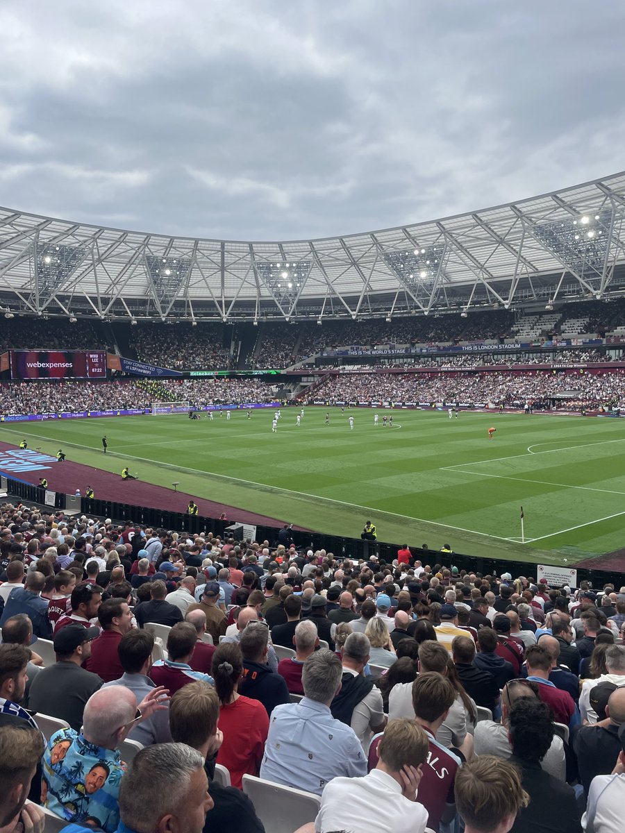 PhilMaj66's tweet photo. Not a bad week to be a โฆ@WestHamโฉ fan. #COYI #PragueBound https://t.co/yQod7dVicZ
