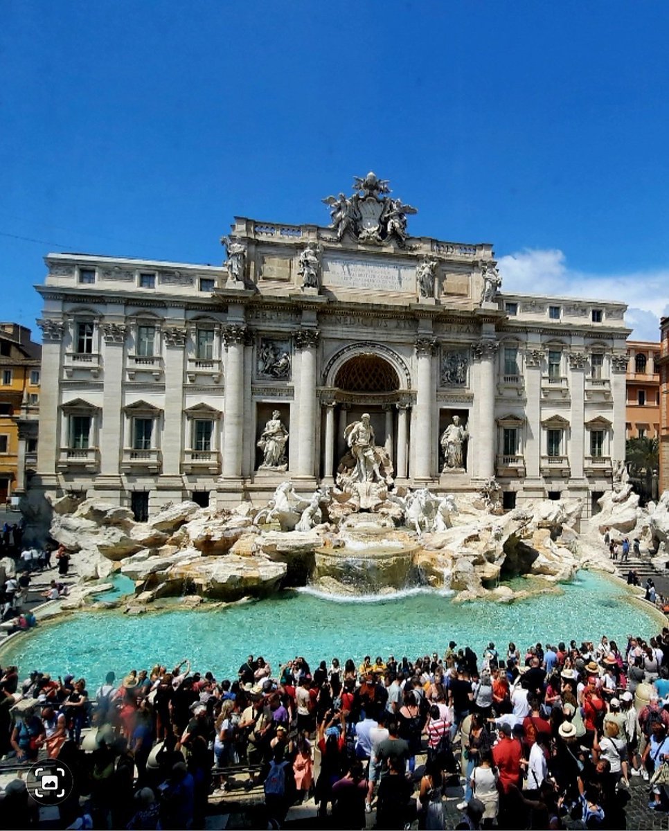 MariaLuciaScap1's tweet photo. #roma in attesa di iniziare una riunione mi godo la fontana Bernini ... ed il giro d'italia? https://t.co/9umzJmiANz