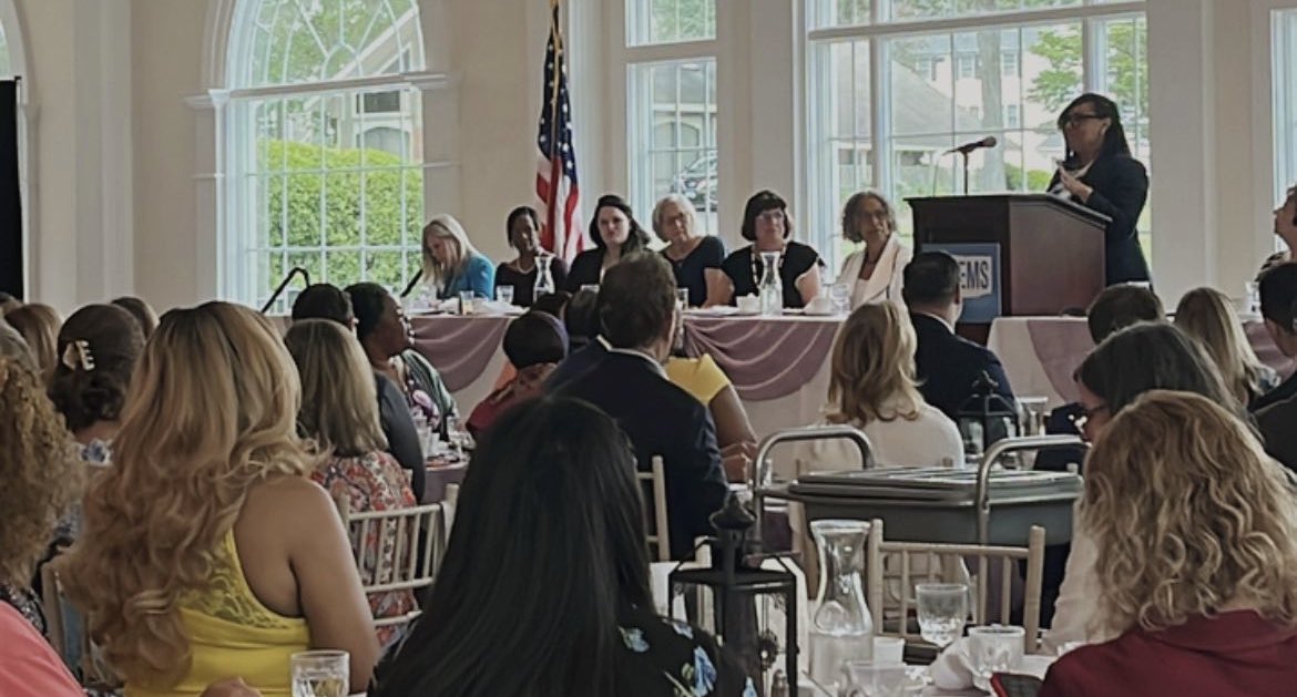 townzun's tweet photo. Celebrated admirable women in Connecticut with my best friends at the @CTDems Grasso Women’s Leadership Brunch feat. @ppse alum + GA Congresswoman @NikemaWilliams 🩵 https://t.co/qf57D2M0PB