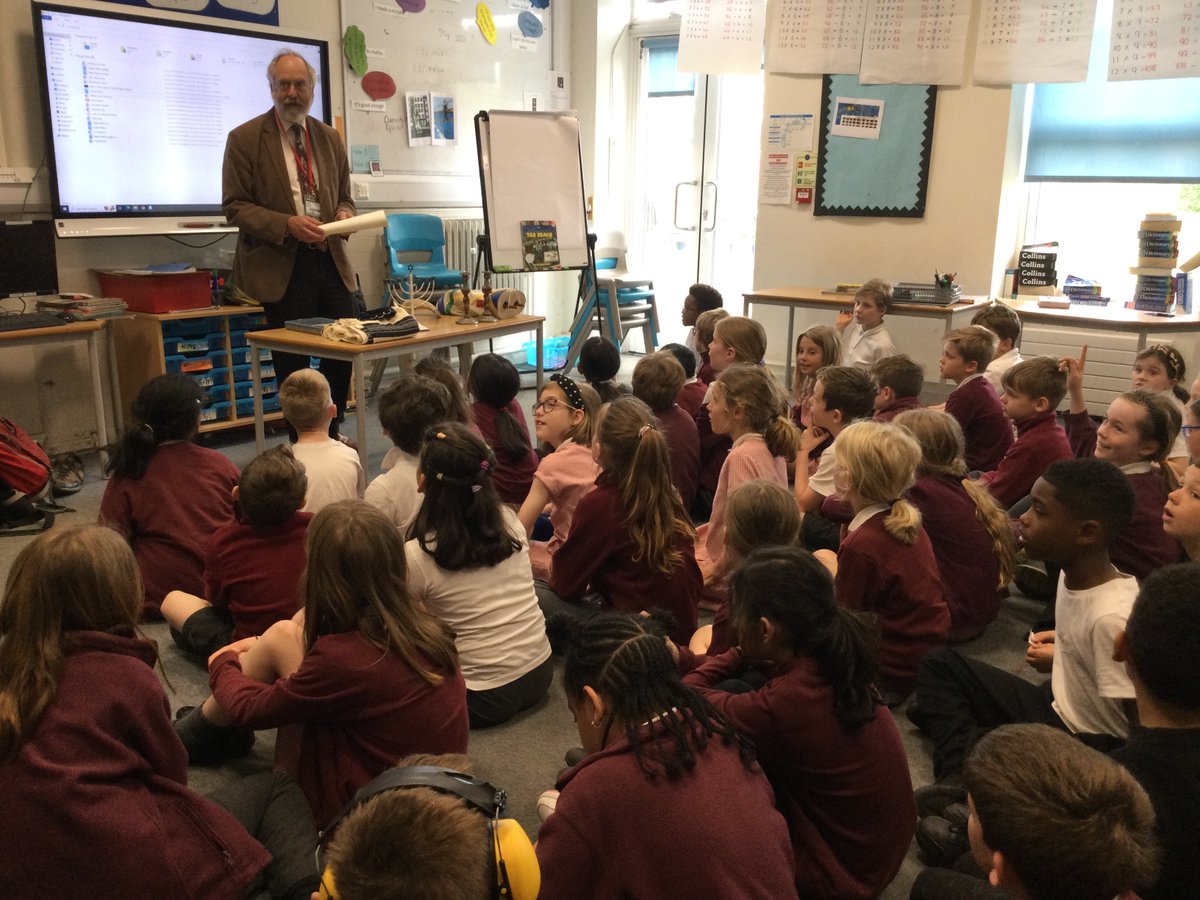 ThamesideSch's tweet photo. Y4 enjoyed a talk from Rabbi Jonathan about the Jewish faith #GBFtps #GSStps #REtps #belonging https://t.co/IvRKmmlrdI