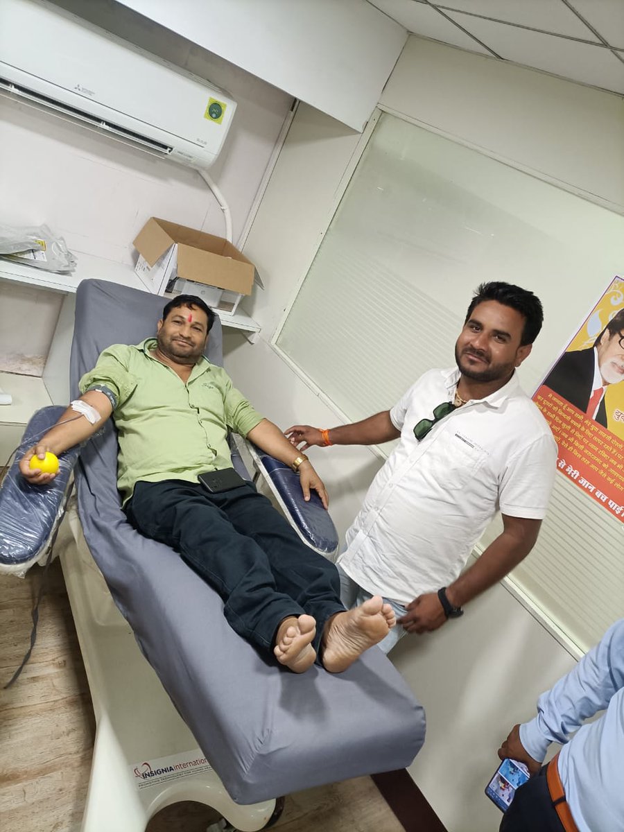 आज नवोदय कैंसर हॉस्पिटल भोपाल मे GRS द्वारा भोपाल संभाग रक्तदान किया गया कल से 23 से 30 मई तक हमीदिया मे किया जाएगा ।।
<a href="/CMMadhyaPradesh/">Chief Minister, MP</a>
<a href="/BansalNewsMPCG/">Bansal News</a>
<a href="/PMOIndia/">PMO India</a> 
<a href="/ZeeMPCG/">Zee MP-Chhattisgarh</a> 
<a href="/vdsharmabjp/">VD Sharma</a>