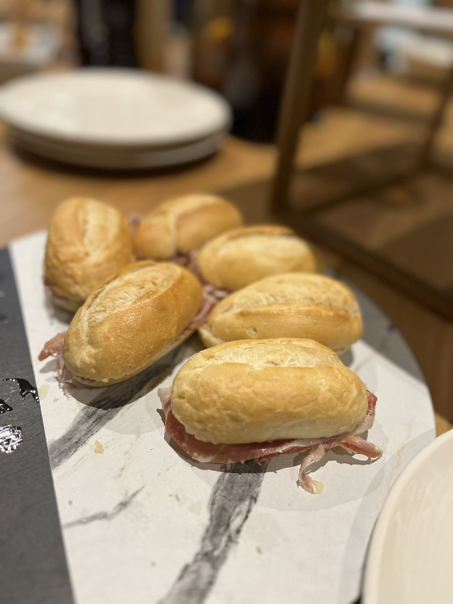 Refuelling for the afternoon #Brands2LifeGlobal Summit <a href="/brands2life/">Brands2Life</a> Huge thanks again to <a href="/canelaagency/">Canela</a> for hosting us. ¡Provecho!