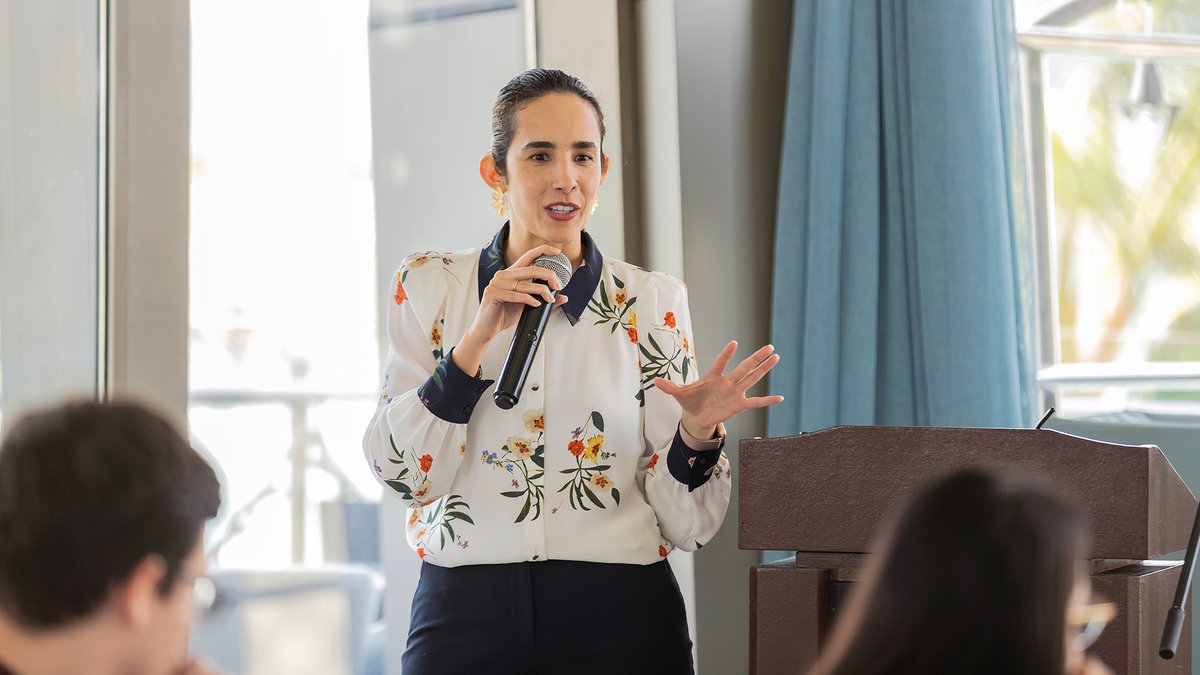 KAUST_Alumni's tweet photo. Alumni Affairs celebrated Spring Graduation on May 18 with our graduating students over  lunch at Al Marsa Restaurant . We had more than 100 new graduates, the global graduate alumni community now totals more than 2,800! Our congratulations to all our new graduates. #KAUST_alumni https://t.co/sOxgd33NkR