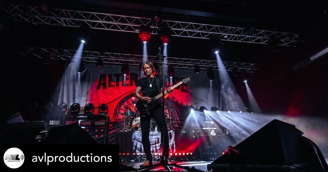 TheRobeWay's tweet photo. A #MegaPointeMonday with AVL Productions & their custom touring carts of @Robelighting #MegaPointe luminaires on the Alter Bridge tour.
#therobeway #robelighting #robeontour #avlproductions #concertlighting #tourlighting https://t.co/VINJBtRmDP