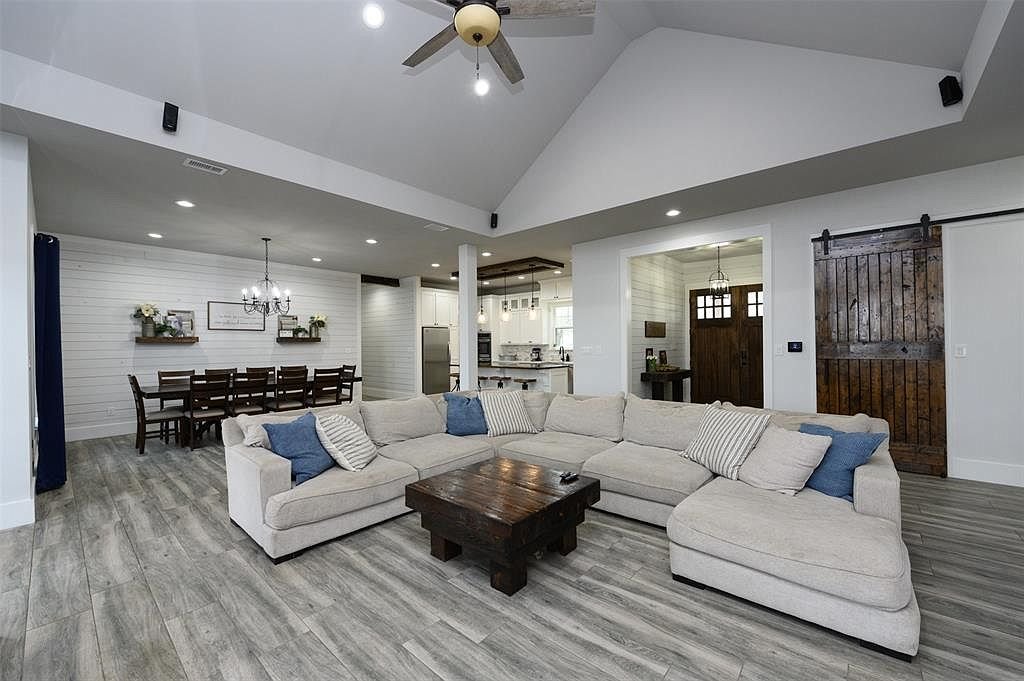 Barndominium & Farmhouses tweet media