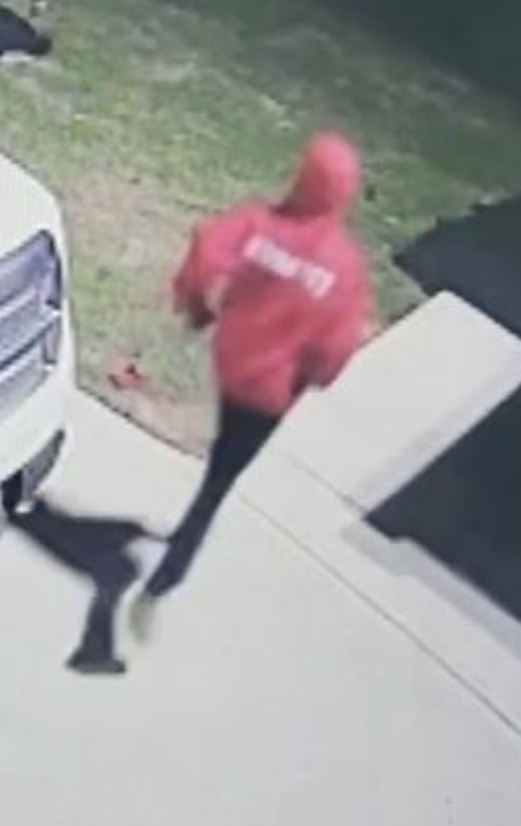 AndersonSheriff's tweet photo. Lock your doors! We’re seeing a group of 5 going around breaking into cars. Video captured in Dogwood Ridge, Barrington Creek &amp; Piedmont. https://t.co/0wU8YxODp3
