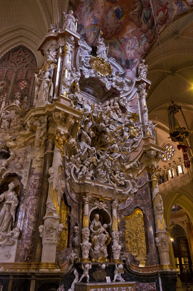 Originaire d'une grande famille de sculpteurs espagnols, Narciso Tomé est connu pour avoir participé au chantier de la cathédrale Sainte Marie de Tolède. Avec l'assistance de ses frères, il y réalise notamment El Transparente (1721-32), chef-d'oeuvre de la sculpture espagnole :