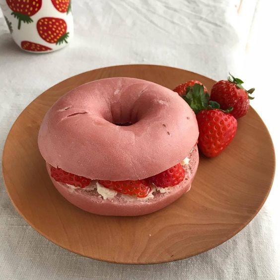 CASE08MARY's tweet photo. @CASE99MISA as Strawberry Bagels. https://t.co/aErD2iwhq9