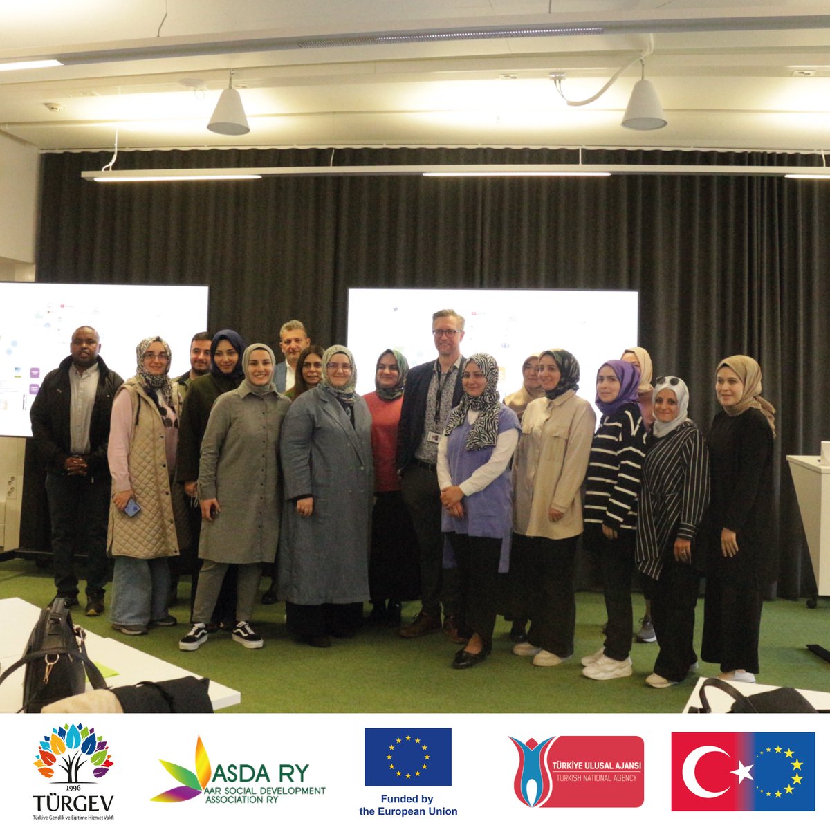 Türkiye Ulusal Ajansı destekleriyle “Eğitim İçin Dijital Dönüşüm” isimli Erasmus projesi kapsamında 5-13 Mayıs tarihleri arasında Helsinki’deydik.