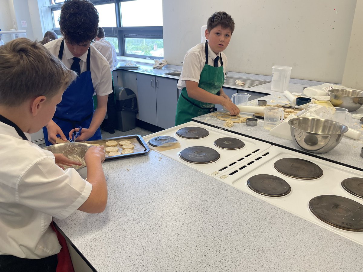 Year 7 students were busy making scones this morning in food technology and they smelled delicious! What a treat!

#PROUD #wearefreebrough