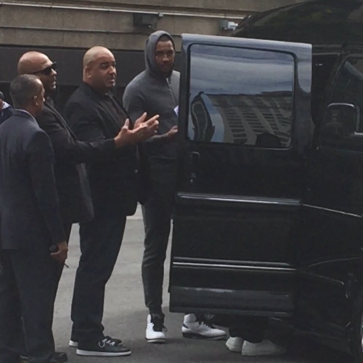 ImClique_'s tweet photo. Thank you @carmeloanthony the man who made me love basketball. https://t.co/xJ18HvgyLf