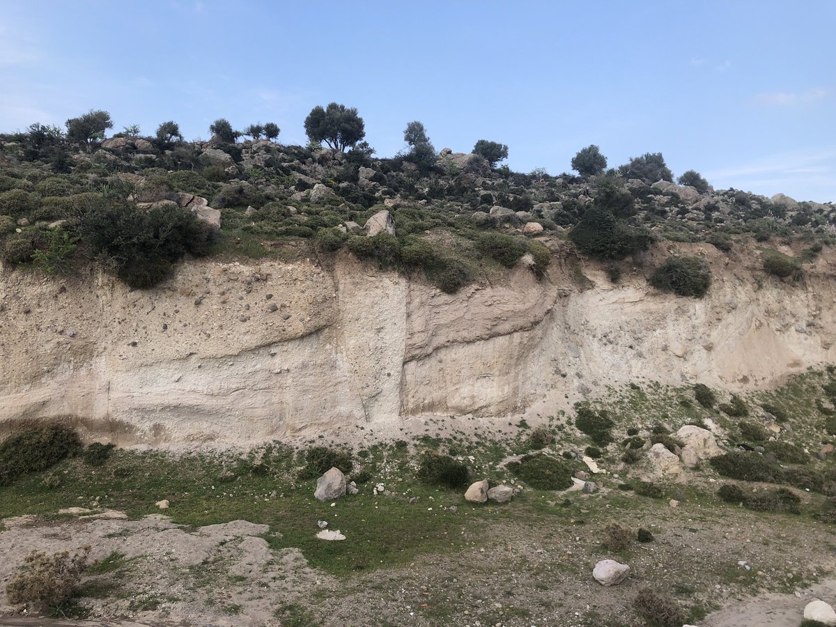 Pyroclastic dyke emplacement
#volcanism #volcano