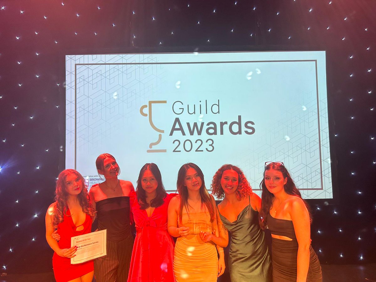 🤩 Congrats to our Guild Award winners and overall superstars <a href="/BMEmedicsLiv/">BME Medics Liverpool</a>, <a href="/geampat/">George Ampat</a>, Jessica Lwin and Eric Dos Santos. Hear the stories behind their achievements this year in this School news story: bit.ly/3ol1iuE <a href="/LiverpoolGuild/">Liverpool Guild</a> #TeamLivUni