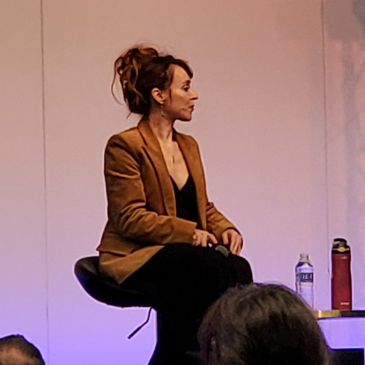 spacephobos's tweet photo. ruth connell is really so gorgeous
#basingstokecomicon https://t.co/SOr5VJT1gy