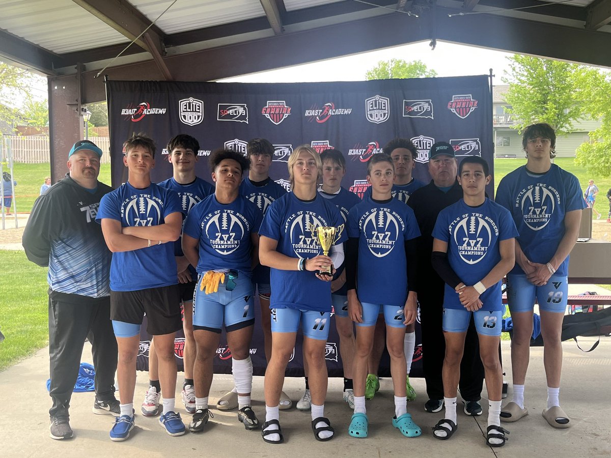 1st Annual Battle of the Borders Champions.. 10U <a href="/SDElite_7v7/">SDElite7v7</a>  , 12U/14U <a href="/MIDWESTMINERS1/">MIDWESTMINERS</a> , 18U @SPIRIT7EVEN Thanks all staff, athletes, coaches, volunteers, and parents. A day of Crowning Champions. 

Thanks <a href="/NWahlScouting/">Nate Wahl</a> <a href="/PrepRedzoneDAK/">Prep Redzone Dakotas</a> <a href="/BeastAcademySD/">Beast Academy SD</a> <a href="/iowa7v7football/">Iowa 7 v 7 Football</a>