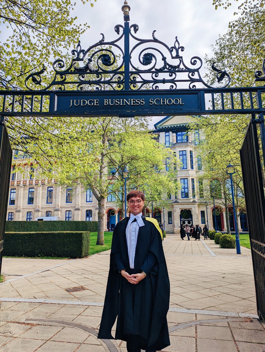 I finally graduated from @CambridgeJBS at Hughes Hall @Cambridge_Uni . The two years of learning and researching the intersection of #socialinnovation, #genderinequality and #futureofwork was indeed challenging and inspiring!