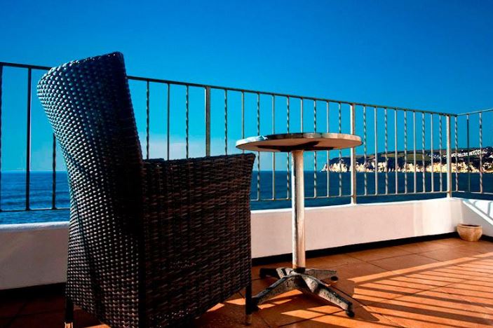TheHolidayCots's tweet image. There are wonderful sea views from both luxury apartments on offer at The Mariners. Located on the Esplanade in Seaton the area is perfect for exploring on foot.
🛌Sleeps 1-4
theholidaycottages.co.uk/Devon/15798 
#theesplanade #seaton #devon #luxury #apartments #walking #seaviews #coastal