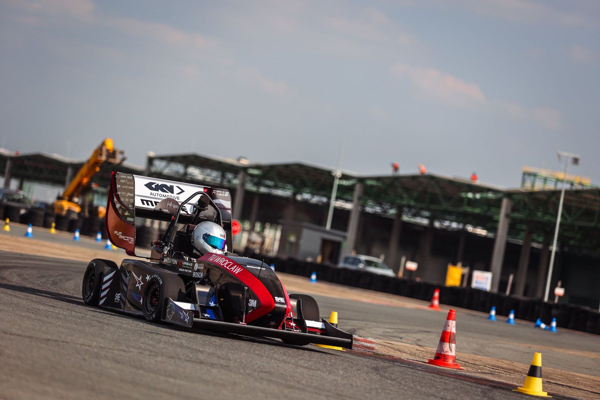 GKN__Automotive's tweet photo. Congratulations to @pwr_racing from Wroclaw University of Science and Technology who came second at the prestigious Formula SAE Michigan 2023 competition, which hosted 120 student racing teams from across the world.
#FormulaSAE #SAEInternational #FormulaStudent #StudentRacing https://t.co/TuWm0iv4d8