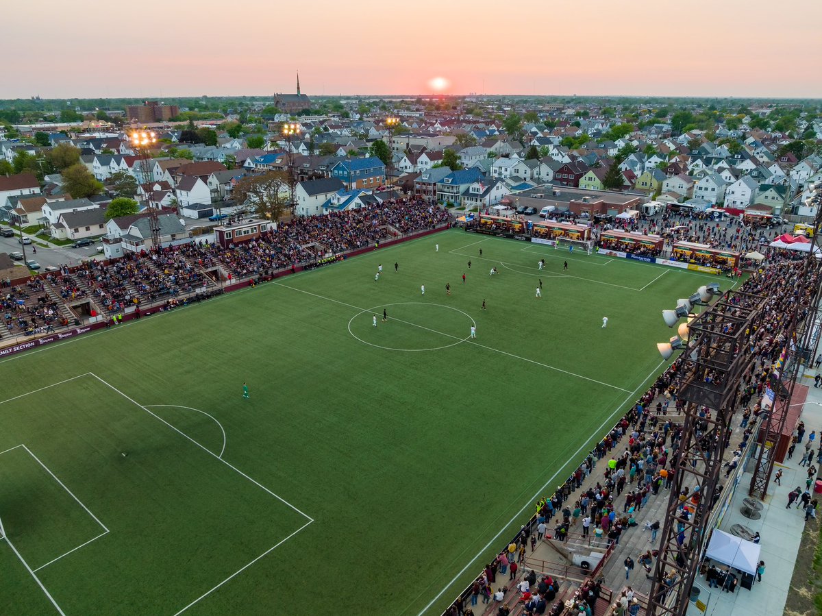 Cschwartzy720's tweet photo. Still nothing like @DetroitCityFC 

As authentic of a sports experience as you will get in the USA. 

Another great shoot 🎥⚽️ https://t.co/FNnsfeog3m
