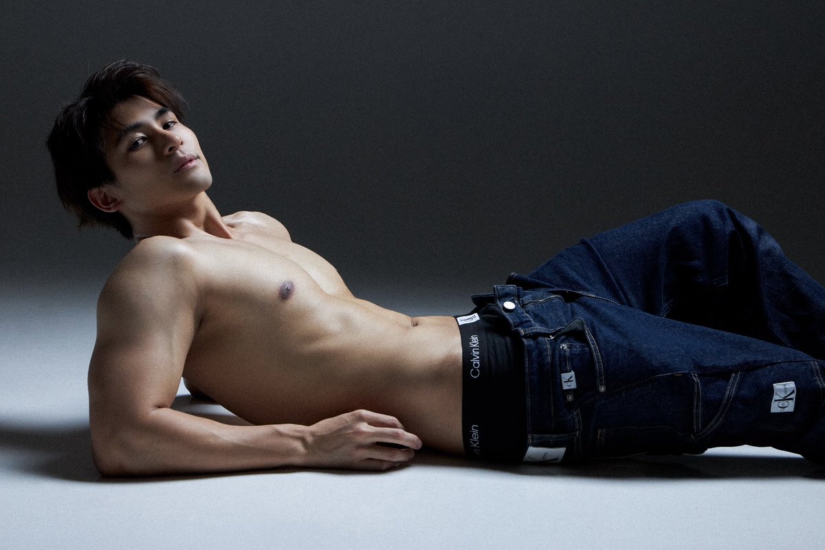 Here you go thirsty Twitter! <a href="/Raynoldtyr/">Raynold</a> in <a href="/CalvinKlein/">calvinklein</a>