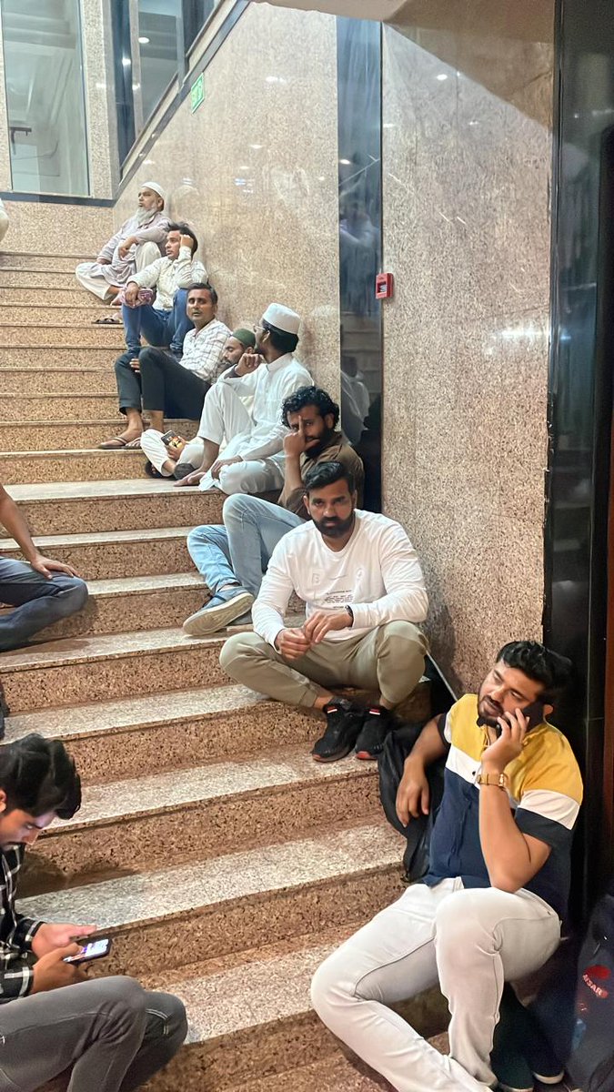 mazharsiddiqui0's tweet photo. No proper seating arrangements, staff are untrained and clueless, applicants made to wait for hours for a single application, making women and children stand on the road and checking sensitive documents on the road.
#BanVFS
@VFSGlobal @KSAmofaEN @KSAembassyIND @KSAconsulateBOM https://t.co/yXMNvnYa7n