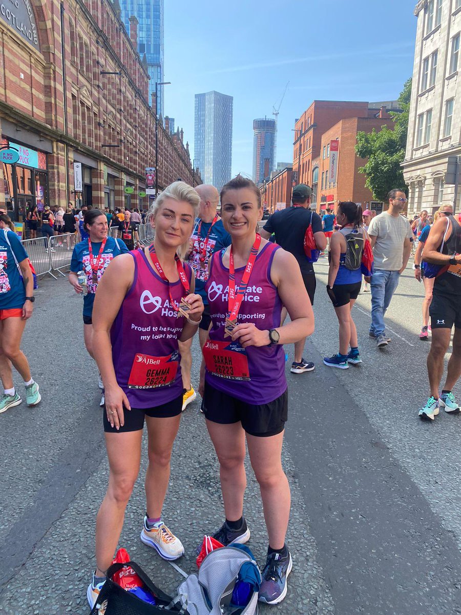 slb_89's tweet photo. An incredible event, so happy to have been raising for @Ashgate_Hospice the heat was painful but I’d do it all again… just not today! #MedalMonday #greartrunmanchester #halfmarathon https://t.co/DgTjmwbK7p