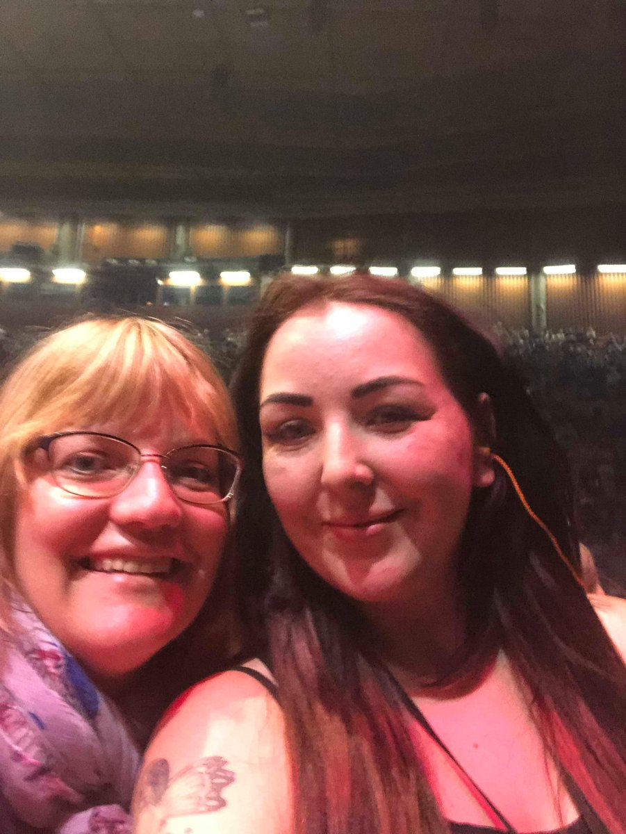 Roksgirl75's tweet photo. @backstreetboys Thank you for the #DNAtour 🖤❤️ I went with my BSB sister @ElinJakobsen4 to Gothenburg, Oslo and Kraków. I had m&g in Oslo 🇳🇴 Those were amazing nights 🦋🦋🦋🤩🤪😍🥰 https://t.co/IqBhXZs6Q1