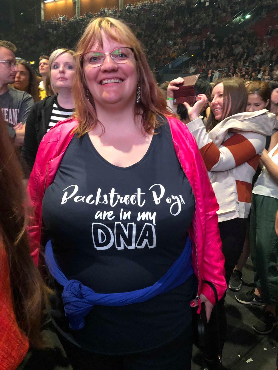 Roksgirl75's tweet photo. @backstreetboys Thank you for the #DNAtour 🖤❤️ I went with my BSB sister @ElinJakobsen4 to Gothenburg, Oslo and Kraków. I had m&g in Oslo 🇳🇴 Those were amazing nights 🦋🦋🦋🤩🤪😍🥰 https://t.co/IqBhXZs6Q1