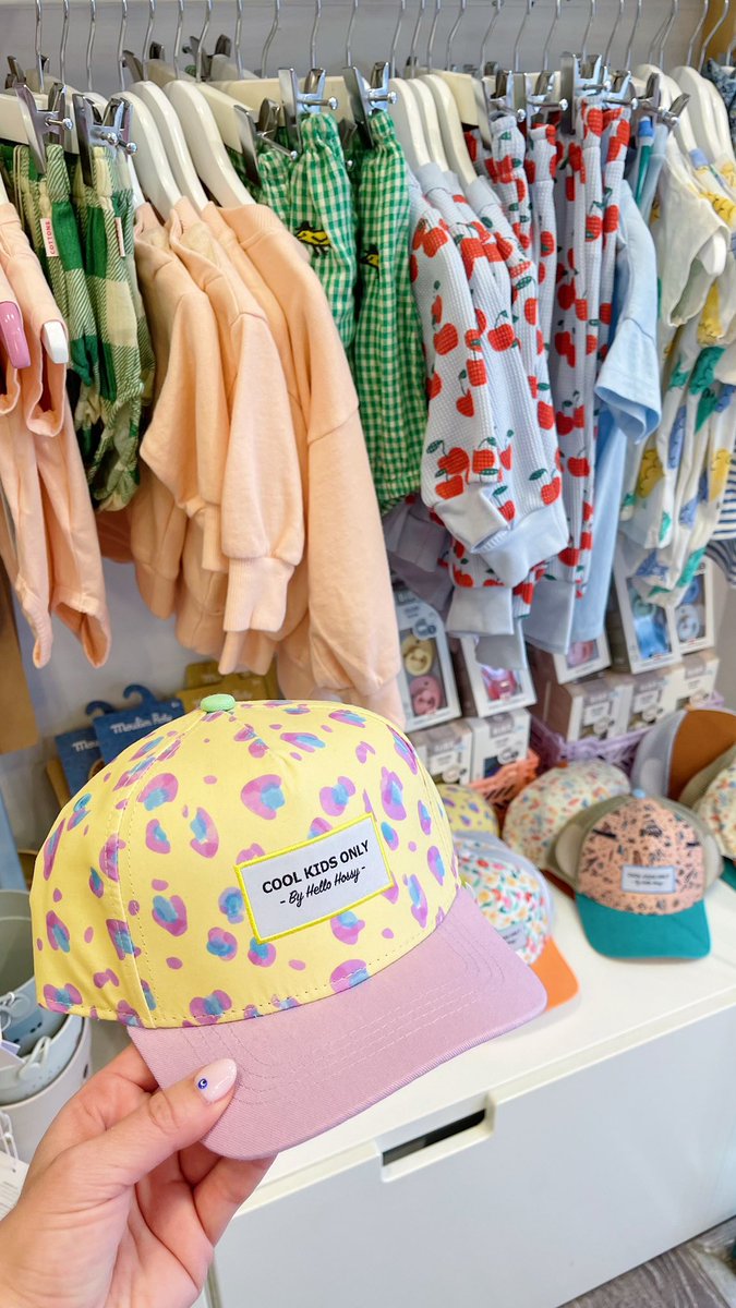 Las gorras más cool para el verano ya en la tienda JO MAMI KIDS, en Gijón y tienda online. 🧢🆒💚