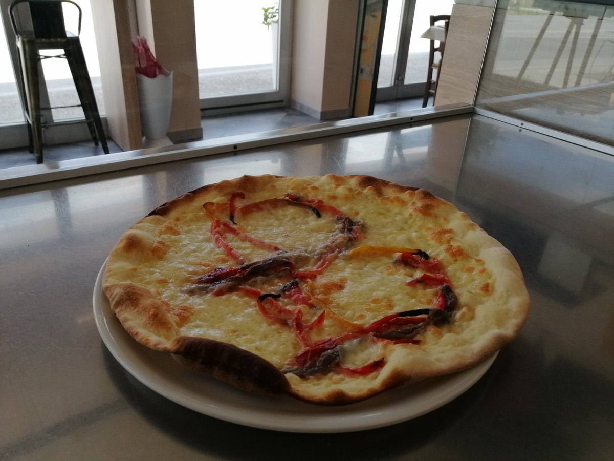 SsJerro's tweet photo. 🍕🍕🍕HAPPY BITCOIN PIZZA DAY!! 🍕🍕🍕
#pizzeriacaffedelcorso #pizza #rocco #jerry #jlp #pizzajlp 
#bitcoin #Pizza #crypto #Binance #bnb #DeFi #eth #atom #cosmos #FTM #satoshi #nakamoto 
#chia # https://t.co/MKdIsgwffE