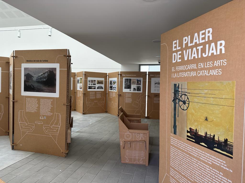Sabíeu que els plafons de la nova expoisició estan fets seguint un mètode d'ecodisseny? 🌎🌍

El material és 100% reciclable i el projecte ha seguit un procés que garanteix emissions 0 en tota l'activitat de direcció, disseny i coordinació. 

#sostenible #mediambient #ferrocarril