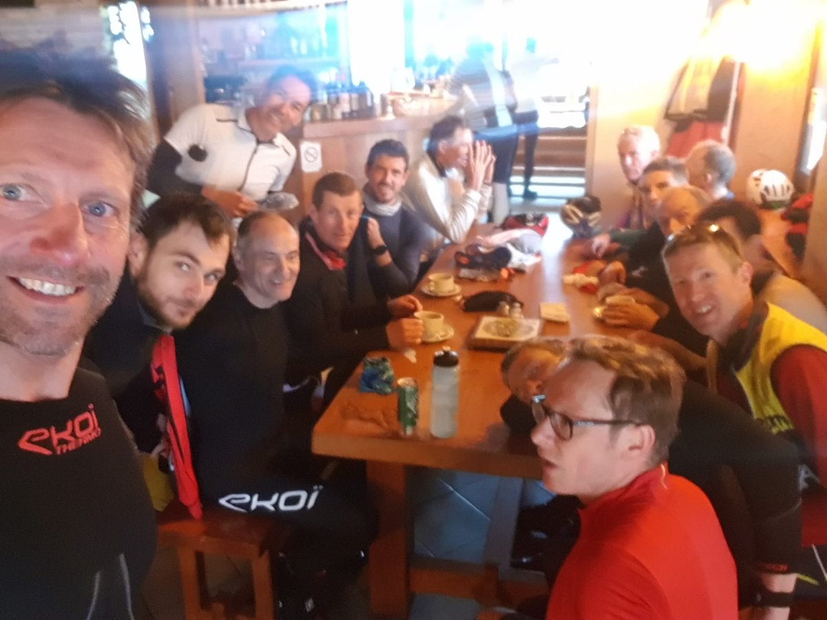 AngersTriathlon's tweet photo. Angers Triathlon de retour du stage vélo. Beaucoup de monde cette année, ca fait plaisir ! https://t.co/GPGBUUBwuG