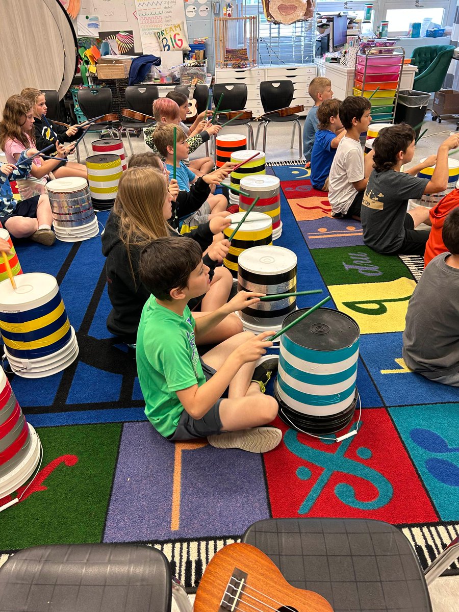 bartleyelem's tweet photo. Working in our drum skills first thing this morning!!! #fultonproud #onebartley https://t.co/KqpDjkDWPM