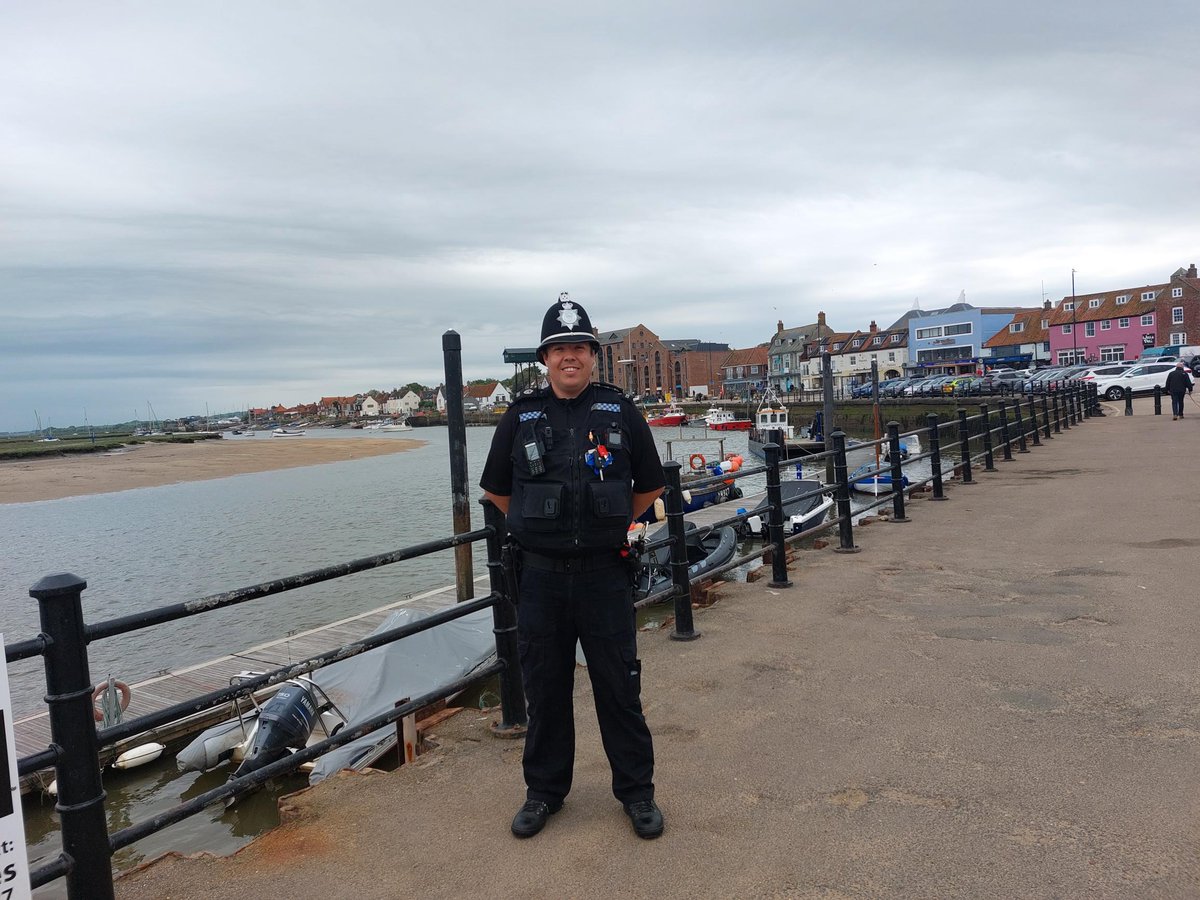 Our #NorfolkCPT officers and response officers from Fakenham police station have been out on foot again over the last few days around #Wells, #Sheringham and #Holt. Did you see them?
#NorthNorfolk #NorfolkPolice