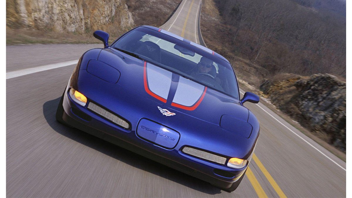 Car designs began to favour more rounded shapes with softer curves. This was partly in response to changes in safety regulations, as rounded shapes were considered to be safer in the event of a collision.
#2000s #corvette #cars #carsdaily #2k #supercarsdaily #classiccarsdaily