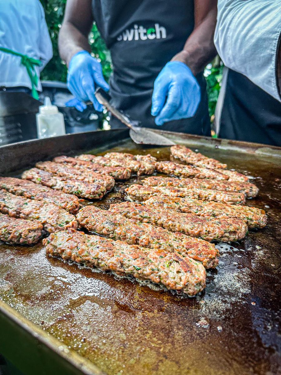 Switch_foods's tweet photo. Our plant-based burgers and kebabs are sizzling fresh off the grill! 🌿🍔
Taste it soon!
 
#SwitchForGood
#SwitchFoods #PlantBased https://t.co/ki4nGTET75