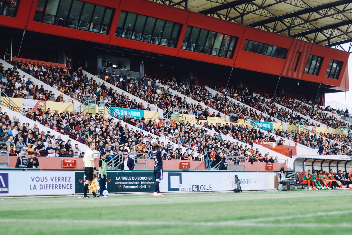 QRM's tweet photo. 🚨 Tout le stade est à 🔟€ pour la der' à Diochon !

🥳 Célébrons 𝗲𝗻𝘀𝗲𝗺𝗯𝗹𝗲 cette saison 𝗵𝗶𝘀𝘁𝗼𝗿𝗶𝗾𝘂𝗲 du club en @Ligue2BKT. On compte sur vous 🔥🔴🟡

Prenez vos places ici ➡️ https://t.co/AWgRydpijm

#GoQRM | #QRMASC https://t.co/pjzvMJxRv5