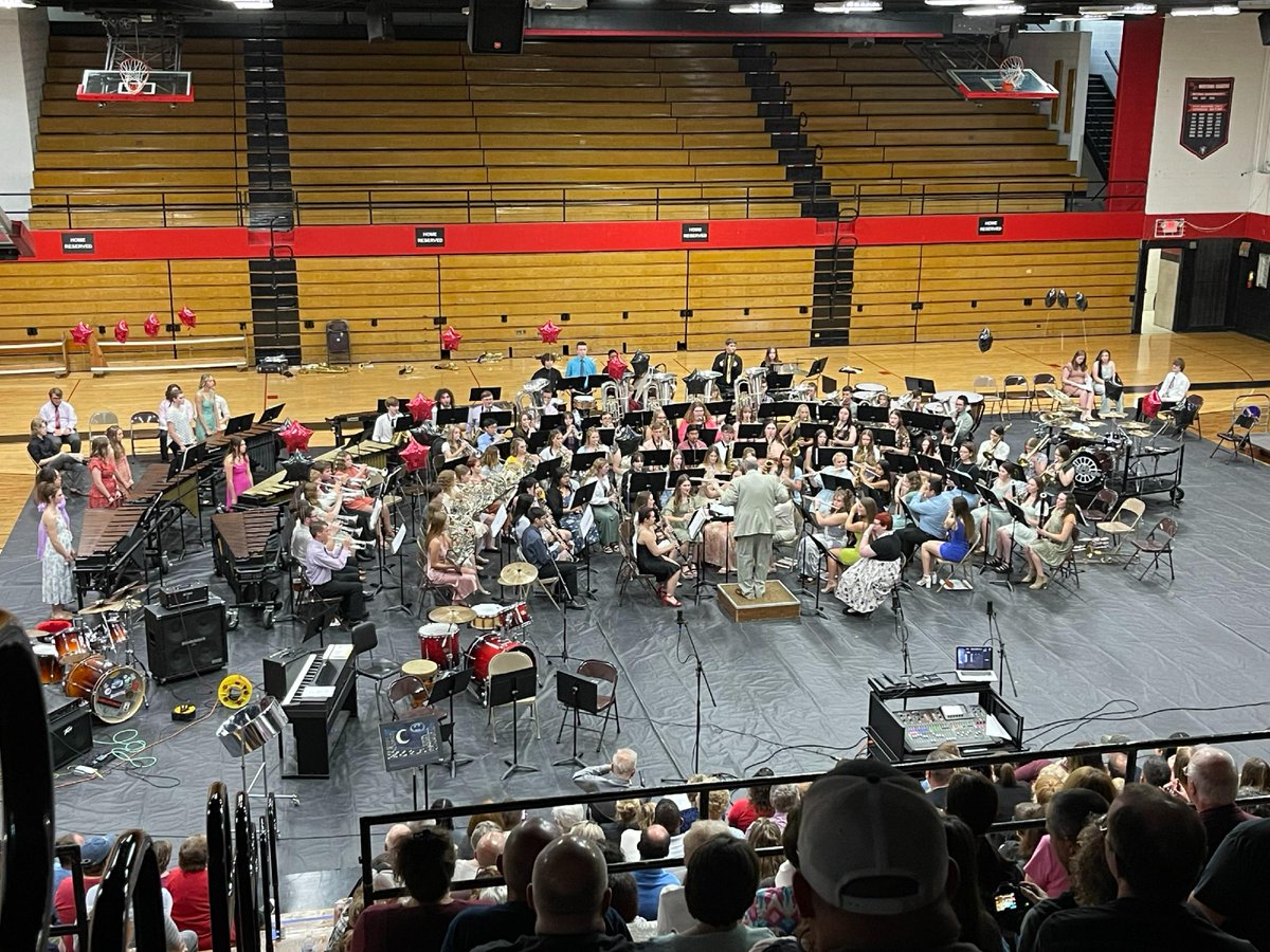 NPCitySchools's tweet image. 🎶❤️ Last week, Mr. Furbay and the NPHS band used the spring concert to showcase seniors and their talents! Seniors, thank you for sharing your talents with us. Congratulations class of 2023! #QuakerSpirit