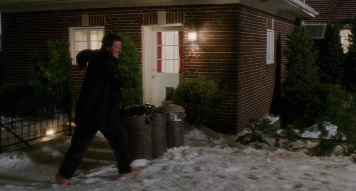 HomeAloneFrames's tweet photo. Home Alone by John Hughes - frames 118865 to 118868 of 148019.

 #homealone #homealoneframes https://t.co/IfDBxfkgOW
