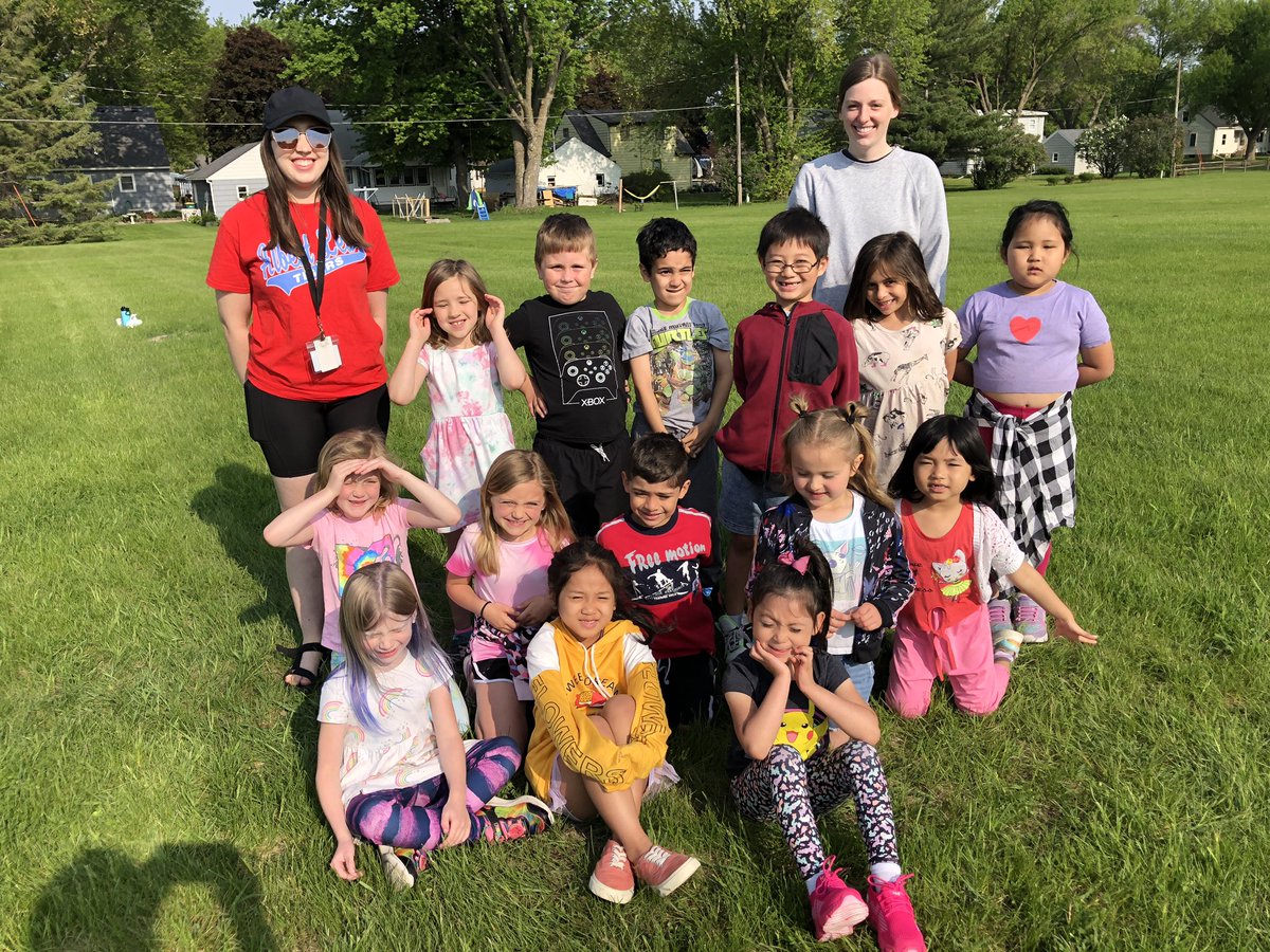 Halversontweets's tweet photo. Halverson is rocking Field Day!
Halverson staff are making today a day to remember for our wonderful students on this beautiful day. @AlbertLeaSchool #Halversonrocks https://t.co/euALuipoyB